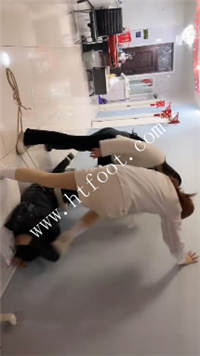 ho4x2jt5yo4.jpg