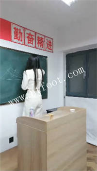 eit2f02rq3w.jpg
