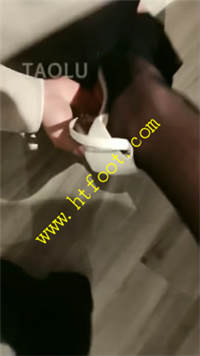 gust1adt5de.jpg
