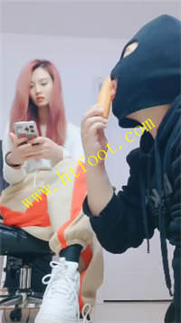 a4eowh05hjj.jpg