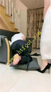 nko0tcxlxxn.jpg