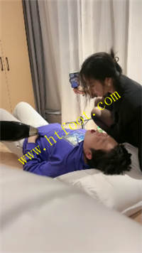 h33e4id3mt3.jpg