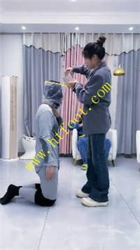 adgvmkxl1as.jpg