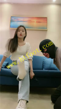 xu3ko35av40.jpg