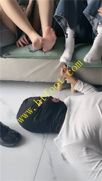 hz2ark5ght0.jpg