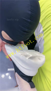 q52j0ttsw53.jpg