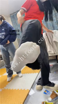 3c1myqhhk5p.jpg