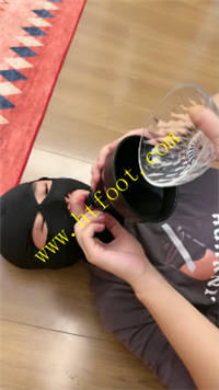 4lw2m20lplz.jpg