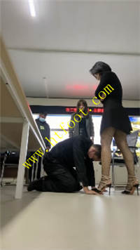 b2ajdxvdug4.jpg