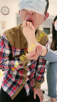 uwlziarr3sy.jpg