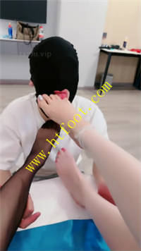 rm3iysldtgt.jpg