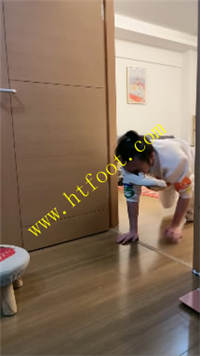 t4ckhiozzf4.jpg