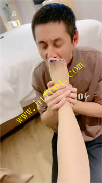 exauqgyiico.jpg