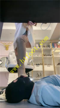 rm0hufwbayk.jpg