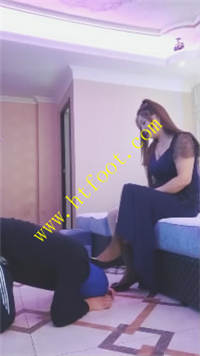 wrs4xwtam33.jpg