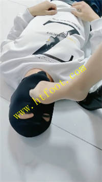 qy0ah1c5r3k.jpg