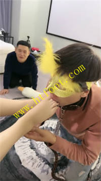 wom011upezg.jpg