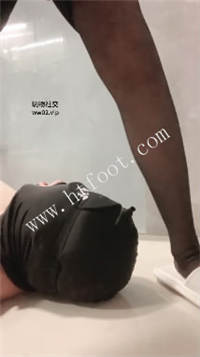 vvf0zq22r2u.jpg