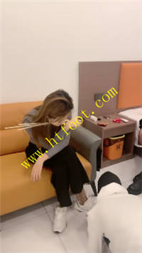 wqh50aeymeu.jpg