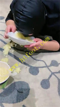 4asuqkxwkl3.jpg