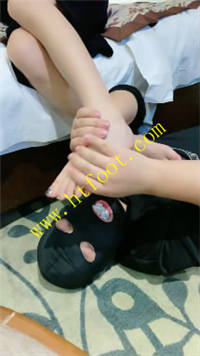 e4isyaajd14.jpg