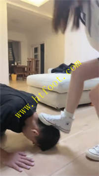 gt2sq3z50qq.jpg