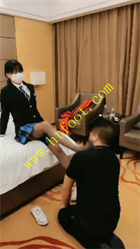 mxrlwoaquna.jpg