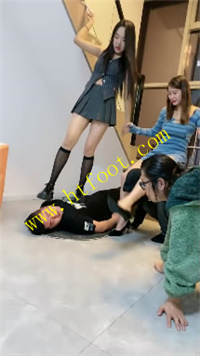 b50wozww0eq.jpg