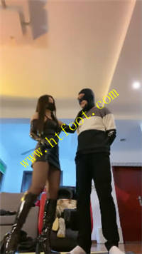 hkxrn4bwf4e.jpg