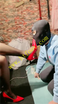 xu12zytz3br.jpg