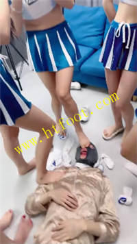 e1kf3ptbyue.jpg