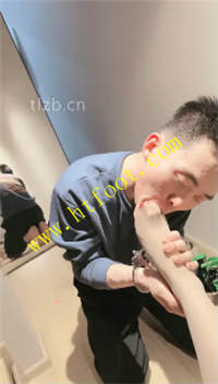 aar2wlt5op3.jpg