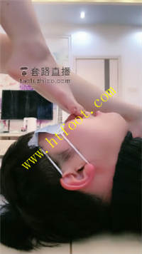 1upivhec42b.jpg