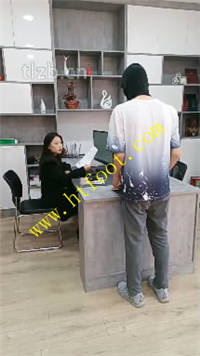 gf51wu1nfs0.jpg