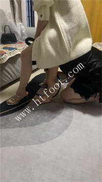 yfhkp04bg1h.jpg