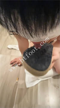 1lt054ksda2.jpg