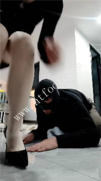 mrjemqiwc0j.jpg