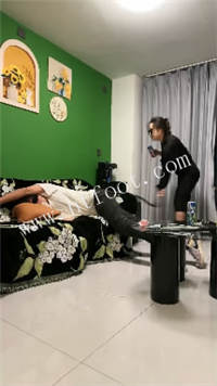 d1b3sk5ekco.jpg