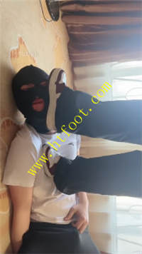30oa2pmz0bv.jpg