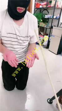 50d2hcbfzpx.jpg