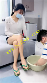 chicbnaye1i.jpg