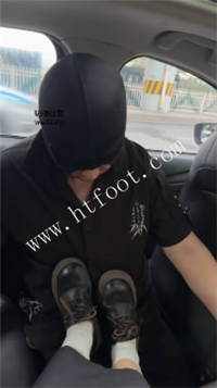02tai1rb4wj.jpg