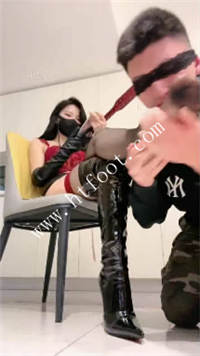 m1ii4r3apbg.jpg