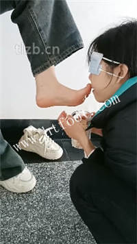 nmd5ucxu4na.jpg
