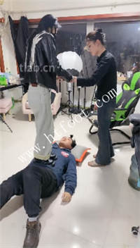 azxdanmvpj3.jpg