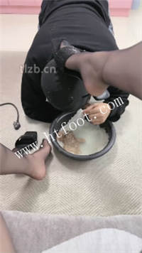 mehkzaie0gr.jpg
