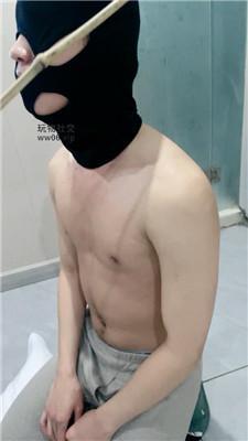 nueipcqr12j.jpg