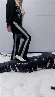 kuxqtnt2ce1.jpg