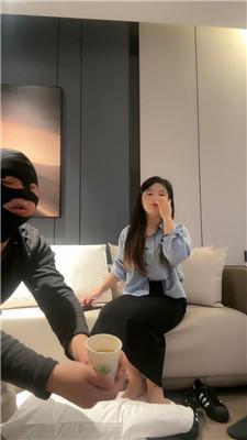 p013x3ufij0.jpg