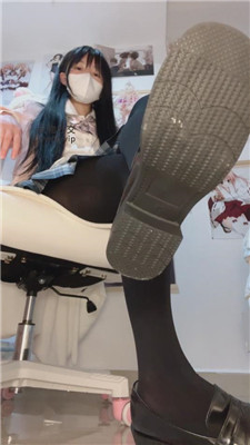 v2k3emw5que.jpg